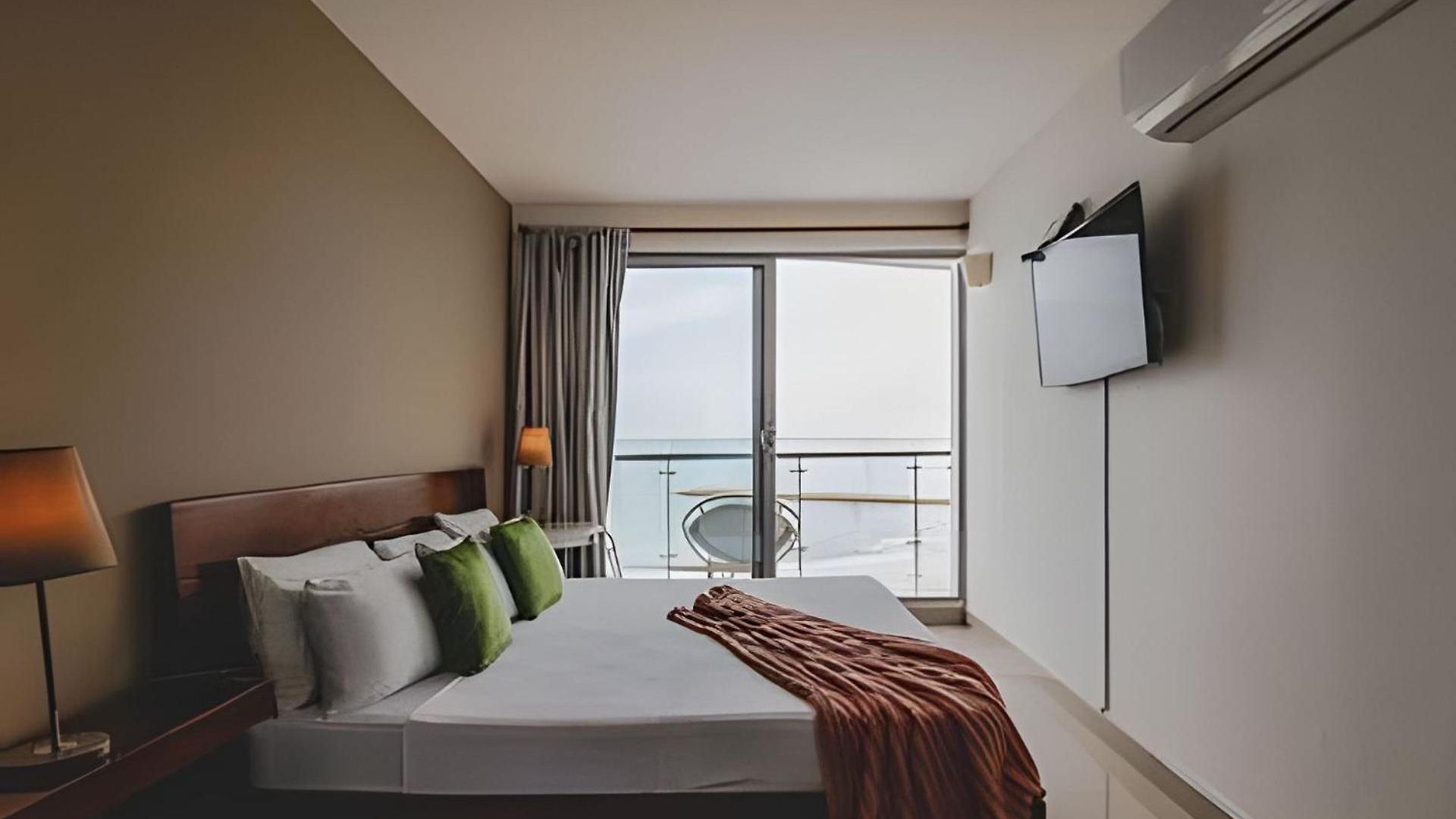 Sunset Oceanfront+ Gym Jacuzzi *