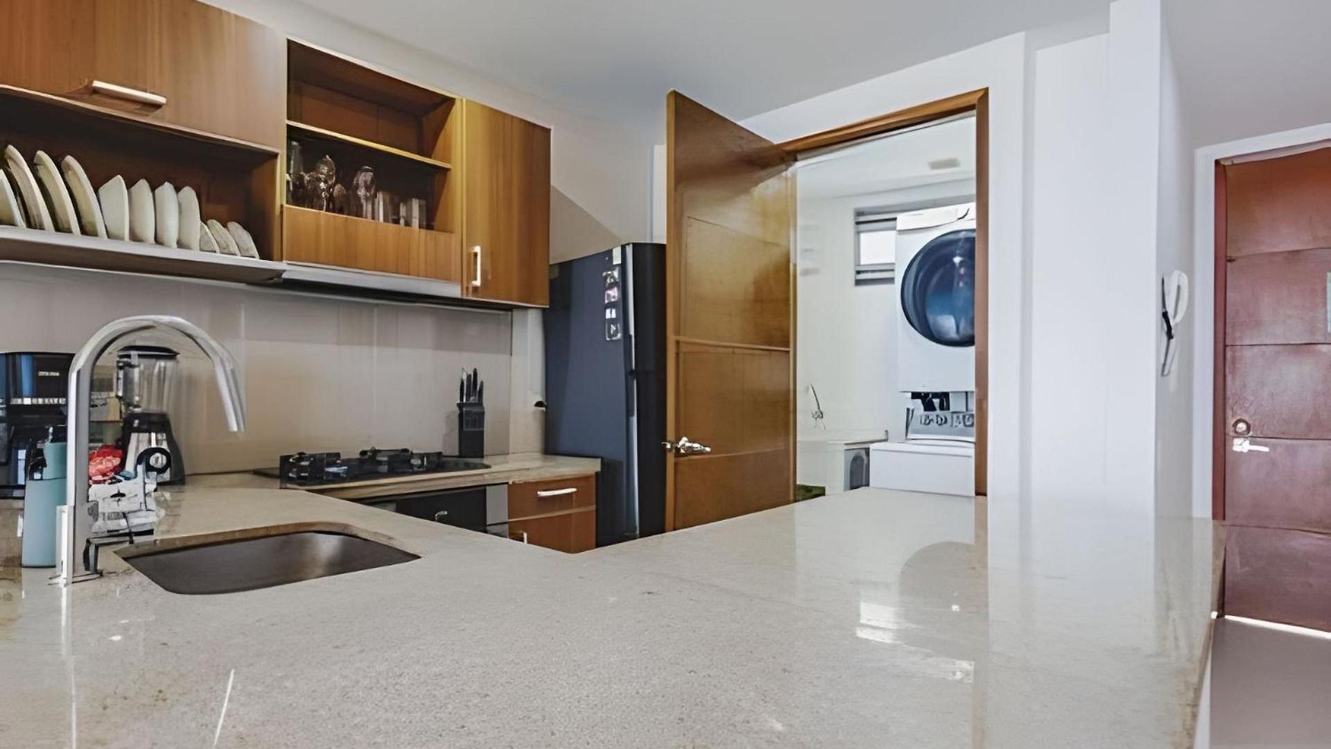 Sunset Oceanfront+ Gym Jacuzzi Apartamento *