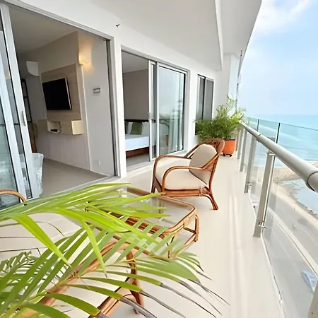 Sunset Oceanfront+ Gym Jacuzzi Apartamento *