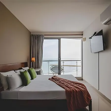 Sunset Oceanfront+ Gym Jacuzzi *