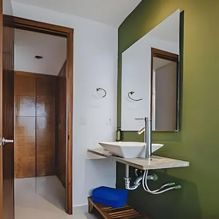 Sunset Oceanfront+ Gym Jacuzzi Apartamento