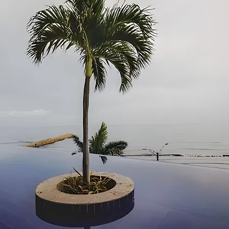 Sunset Oceanfront+ Gym Jacuzzi Apartamento
