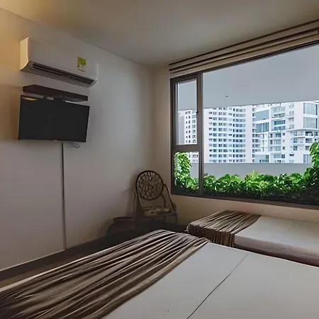 Sunset Oceanfront+ Gym Jacuzzi Apartamento *