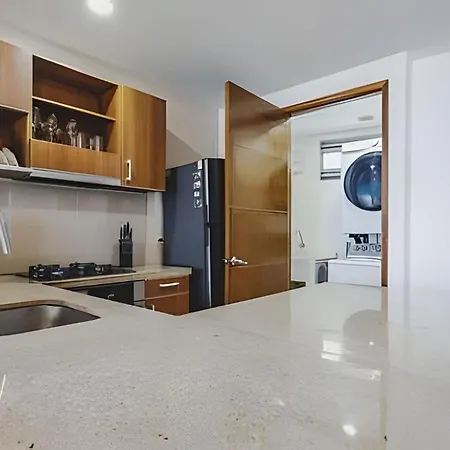 Sunset Oceanfront+ Gym Jacuzzi Apartamento *